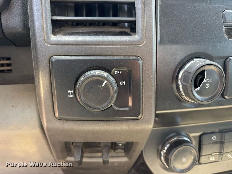 image for item OB9634 2019 Ford F350 SuperDuty XL utility bed pickup truck