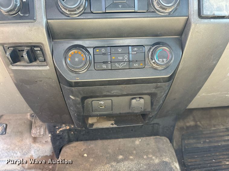 image for item OB9634 2019 Ford F350 SuperDuty XL utility bed pickup truck