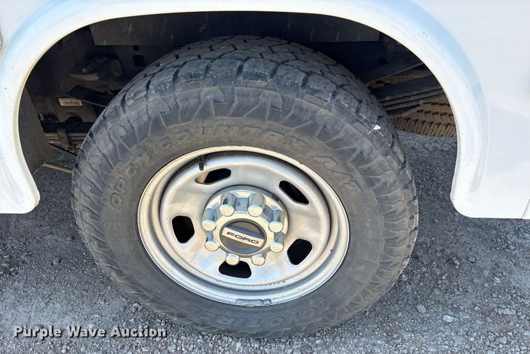 image for item OB9634 2019 Ford F350 SuperDuty XL utility bed pickup truck