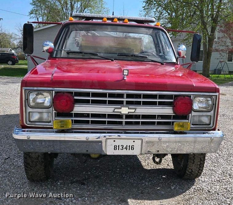 image for item OC9790 1986 Chevrolet C30 pumper fire truck