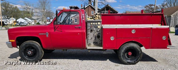 image for item OC9790 1986 Chevrolet C30 pumper fire truck