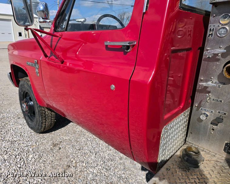 image for item OC9790 1986 Chevrolet C30 pumper fire truck