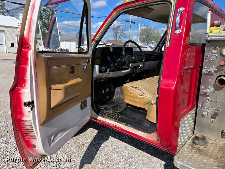 image for item OC9790 1986 Chevrolet C30 pumper fire truck