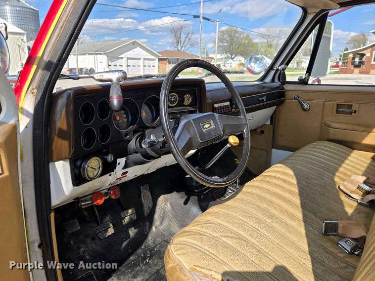 image for item OC9790 1986 Chevrolet C30 pumper fire truck