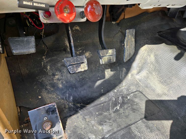 image for item OC9790 1986 Chevrolet C30 pumper fire truck