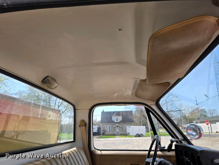 image for item OC9790 1986 Chevrolet C30 pumper fire truck