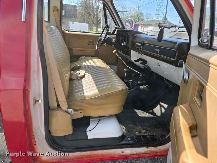 image for item OC9790 1986 Chevrolet C30 pumper fire truck