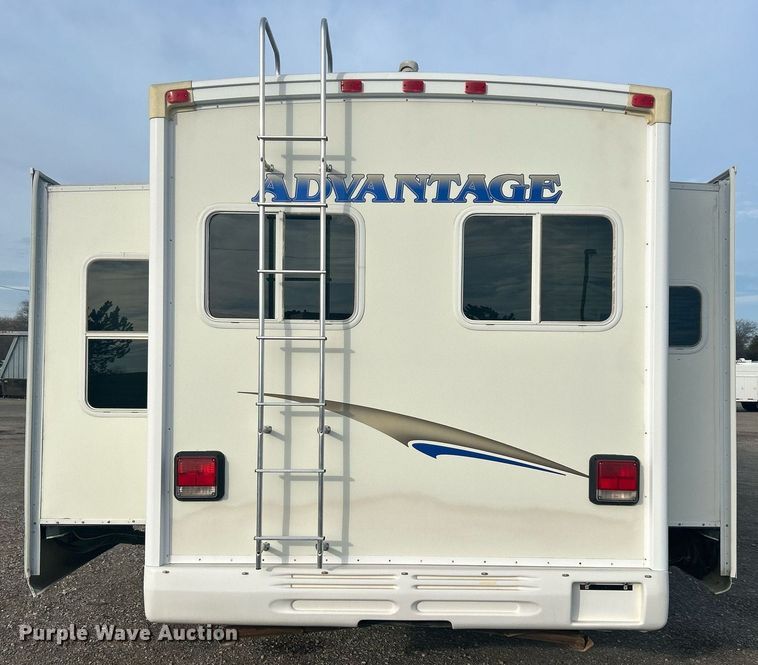 image for item OM9201 2007 Fleetwood Wilderness   Advantage camper