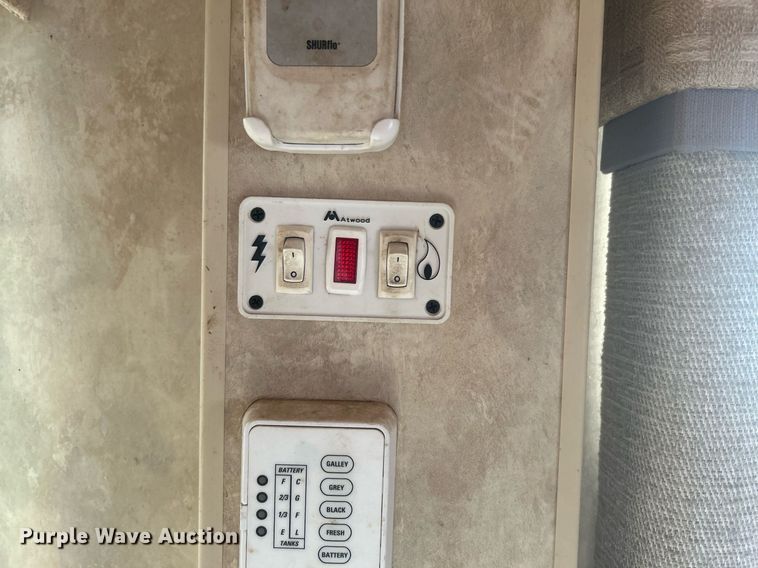 image for item OM9201 2007 Fleetwood Wilderness   Advantage camper