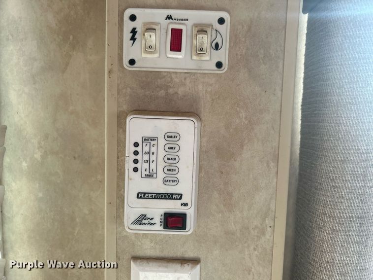 image for item OM9201 2007 Fleetwood Wilderness   Advantage camper