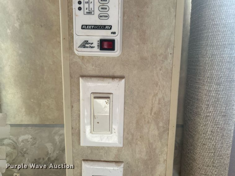 image for item OM9201 2007 Fleetwood Wilderness   Advantage camper