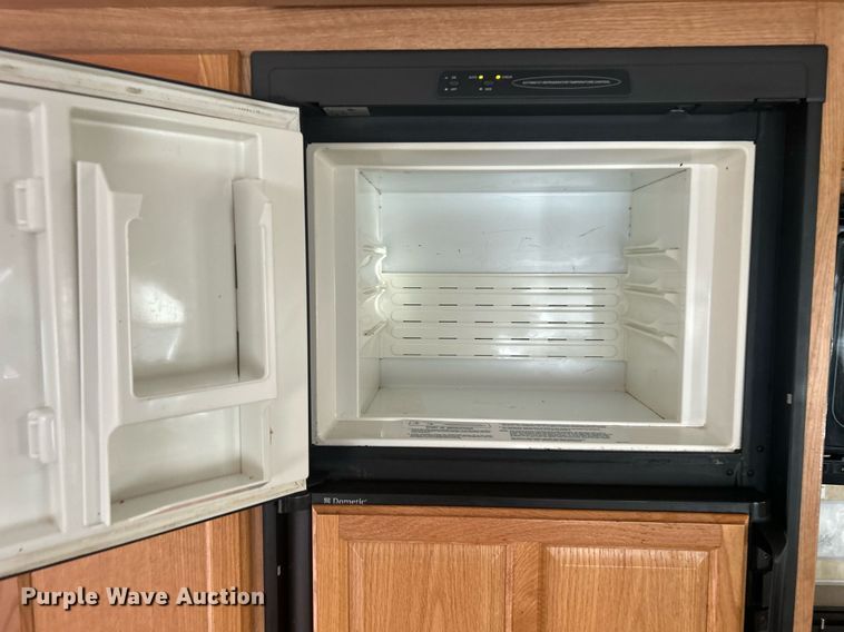 image for item OM9201 2007 Fleetwood Wilderness   Advantage camper