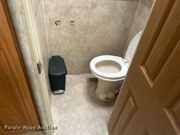 image for item OM9201 2007 Fleetwood Wilderness   Advantage camper