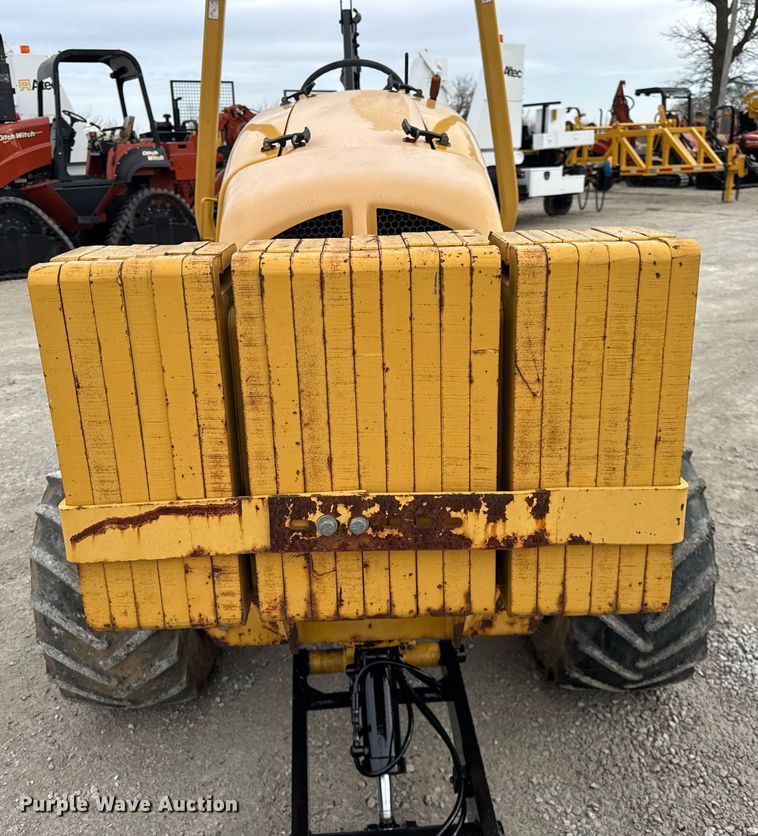 image for item DH9896 2005 Vermeer RT650 trencher