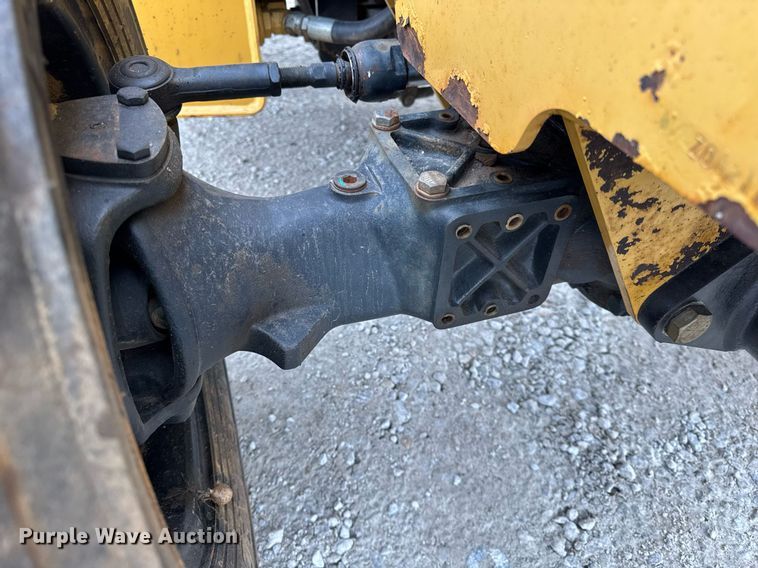 image for item DH9896 2005 Vermeer RT650 trencher