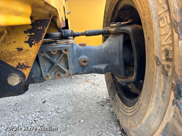 image for item DH9896 2005 Vermeer RT650 trencher