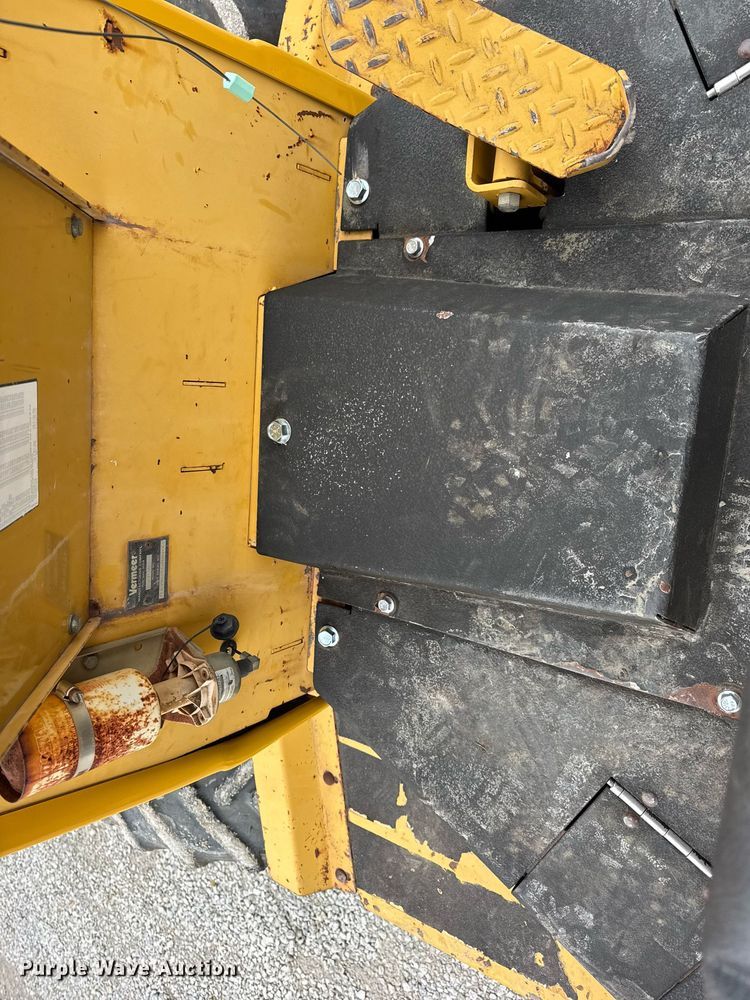 image for item DH9896 2005 Vermeer RT650 trencher