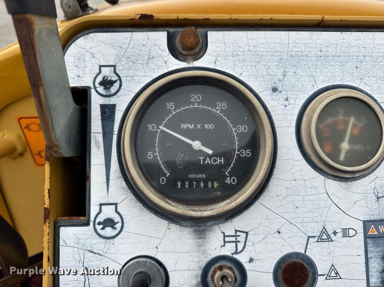 image for item DH9896 2005 Vermeer RT650 trencher