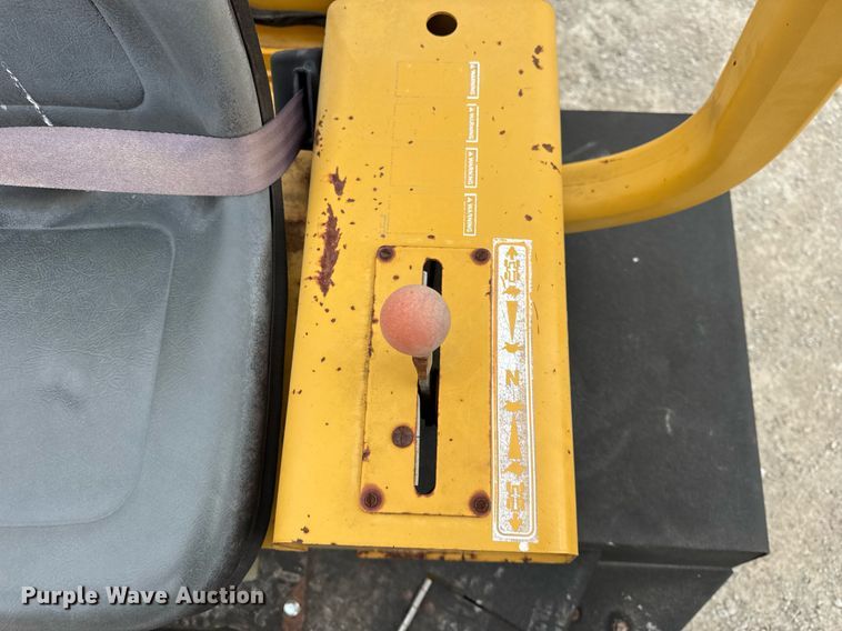 image for item DH9896 2005 Vermeer RT650 trencher