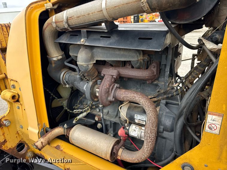 image for item DH9896 2005 Vermeer RT650 trencher