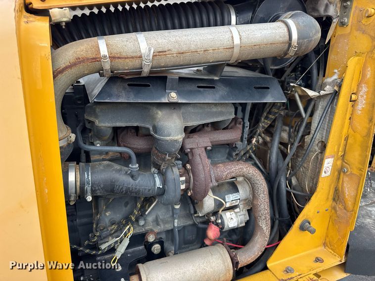 image for item DH9896 2005 Vermeer RT650 trencher