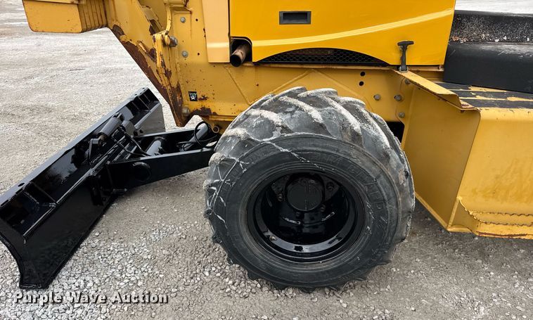 image for item DH9896 2005 Vermeer RT650 trencher