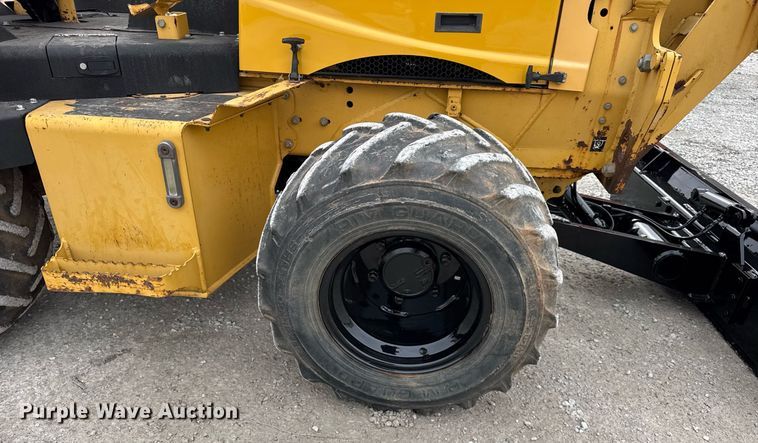 image for item DH9896 2005 Vermeer RT650 trencher