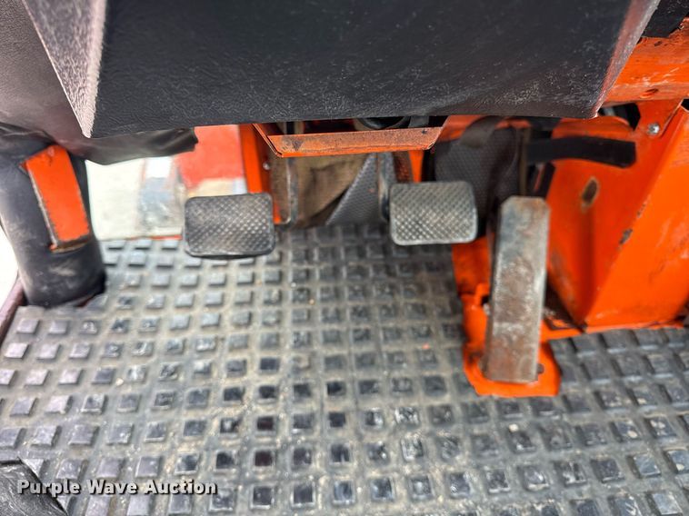 image for item DH9897 Holder C9700H municipal tractor