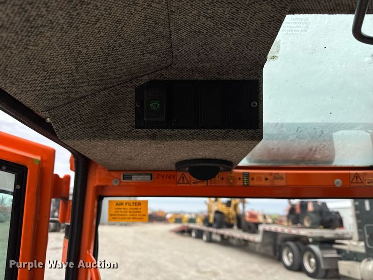 image for item DH9897 Holder C9700H municipal tractor