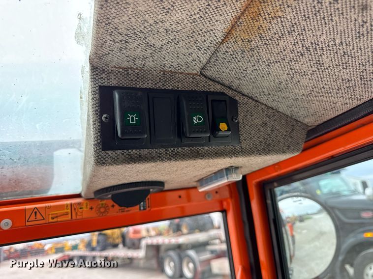 image for item DH9897 Holder C9700H municipal tractor