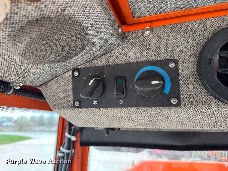 image for item DH9897 Holder C9700H municipal tractor