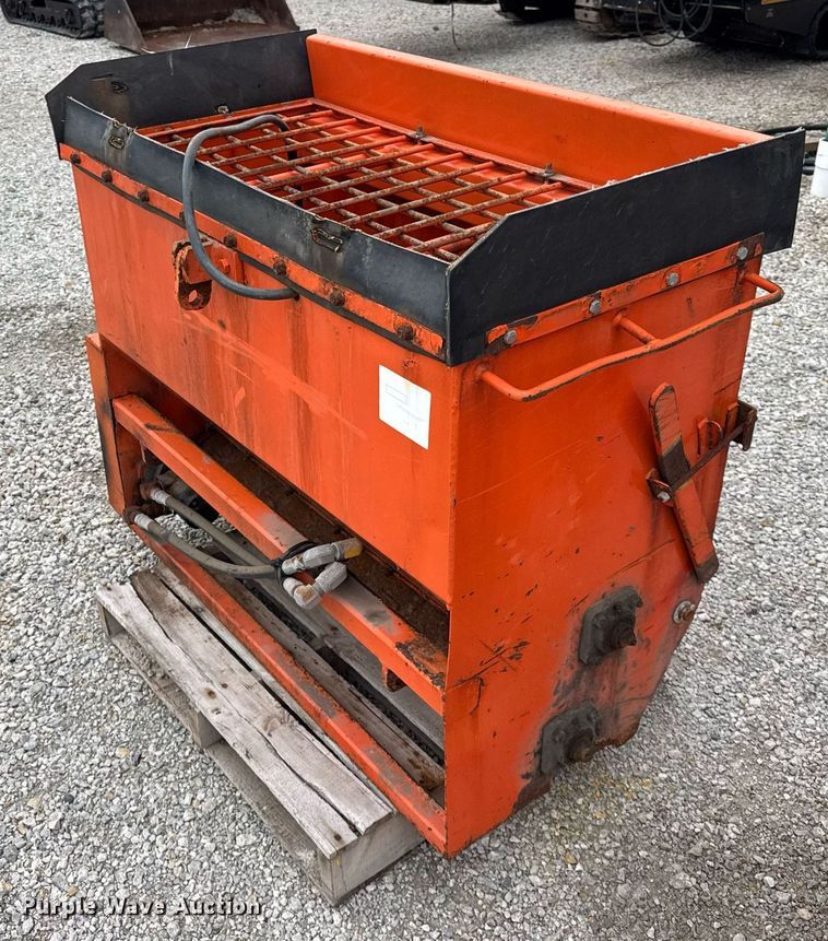 image for item DH9897 Holder C9700H municipal tractor