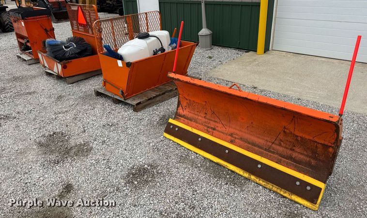 image for item DH9897 Holder C9700H municipal tractor