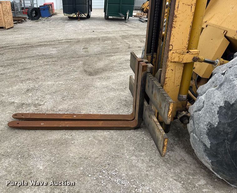 image for item DH9898 1994 Harlo HF456B forklift