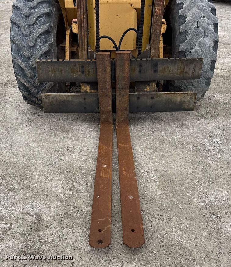 image for item DH9898 1994 Harlo HF456B forklift