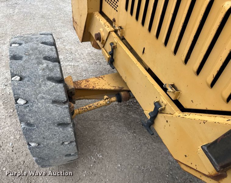 image for item DH9898 1994 Harlo HF456B forklift