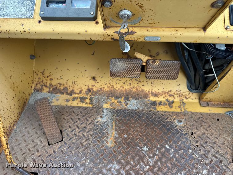 image for item DH9898 1994 Harlo HF456B forklift