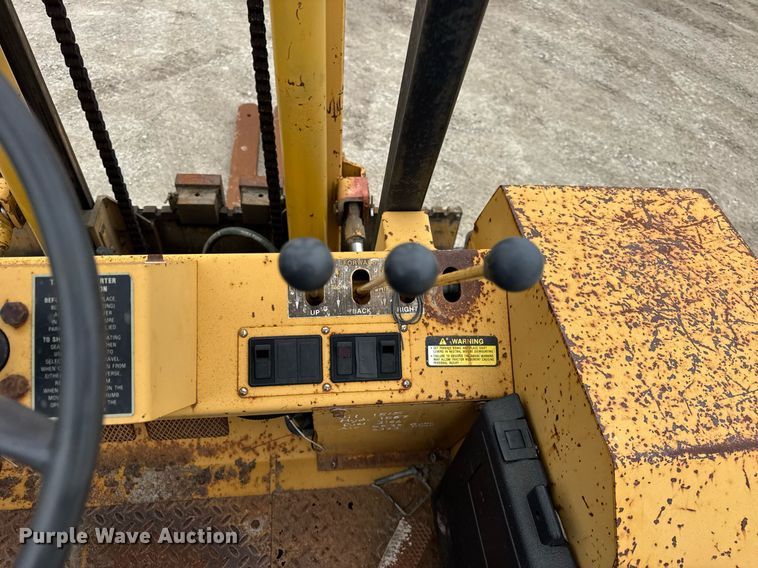 image for item DH9898 1994 Harlo HF456B forklift