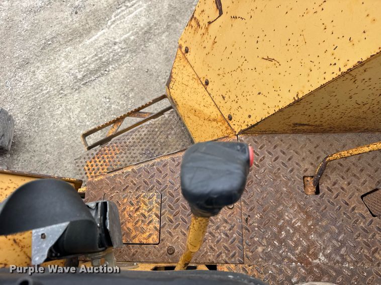 image for item DH9898 1994 Harlo HF456B forklift