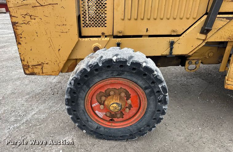 image for item DH9898 1994 Harlo HF456B forklift