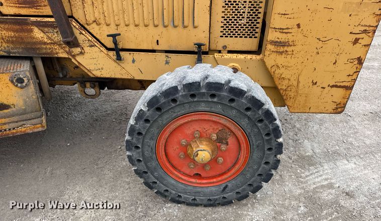 image for item DH9898 1994 Harlo HF456B forklift