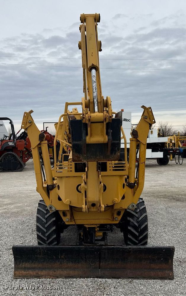 image for item DH9900 2000 Vermeer V4150A trencher