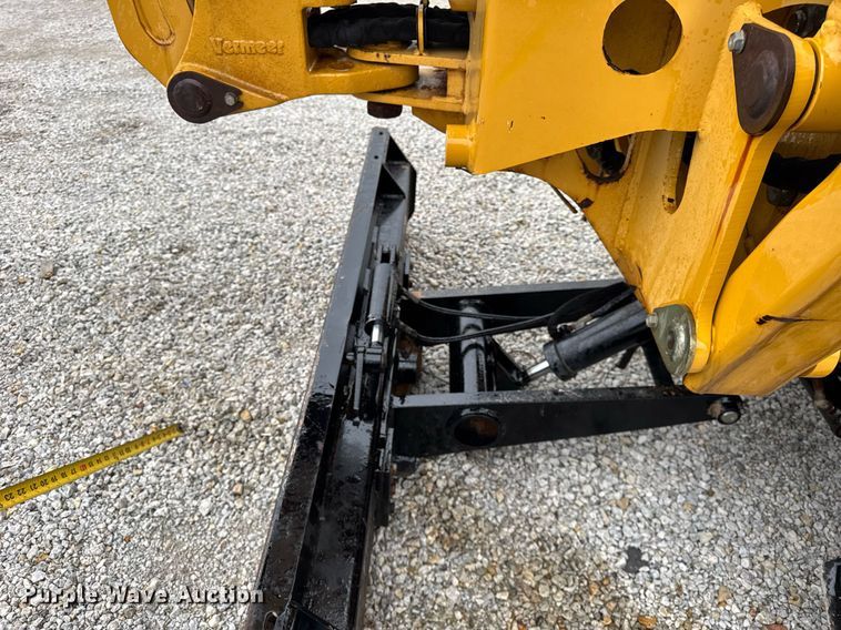 image for item DH9900 2000 Vermeer V4150A trencher