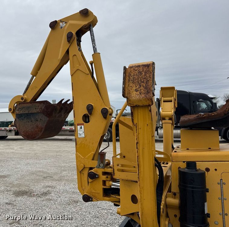 image for item DH9900 2000 Vermeer V4150A trencher