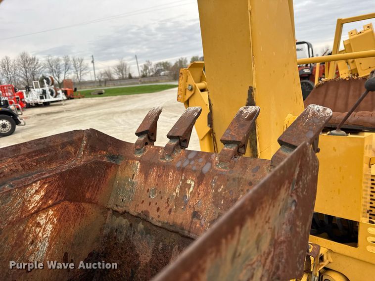 image for item DH9900 2000 Vermeer V4150A trencher