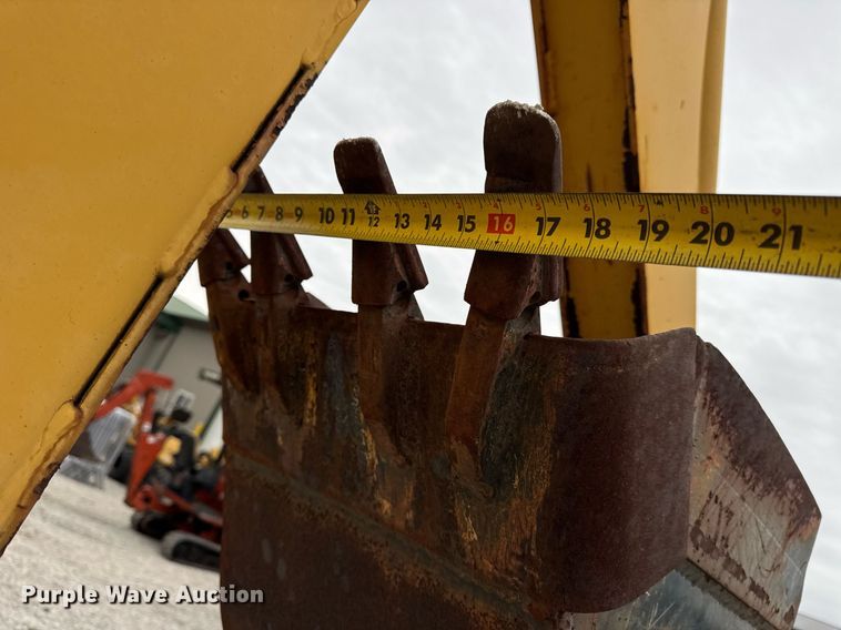 image for item DH9900 2000 Vermeer V4150A trencher