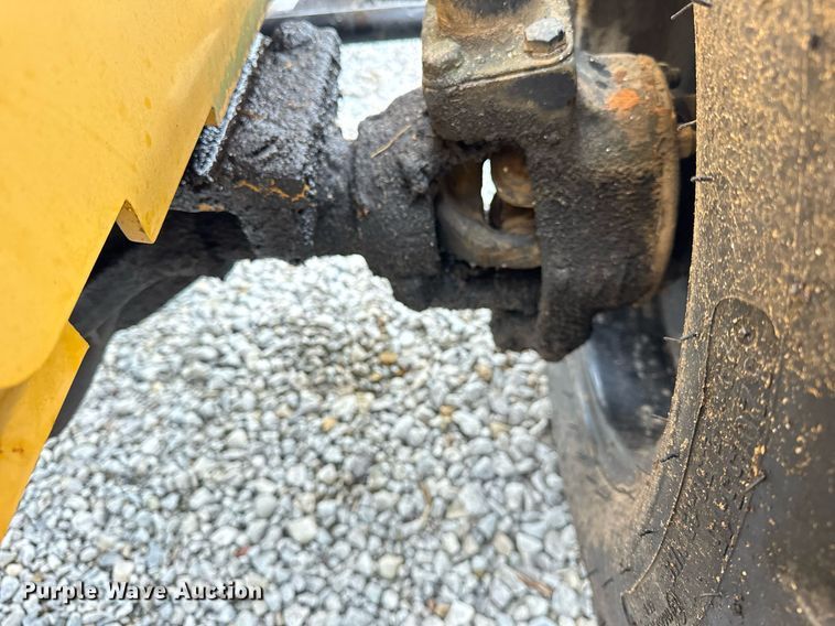 image for item DH9900 2000 Vermeer V4150A trencher