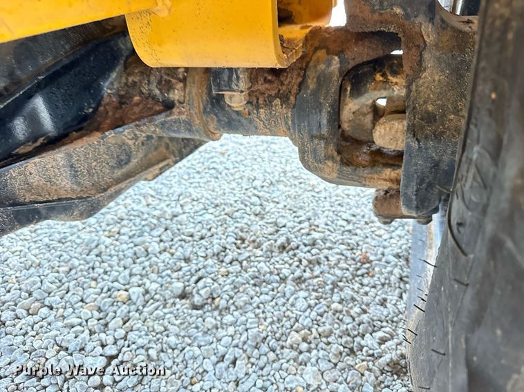 image for item DH9900 2000 Vermeer V4150A trencher