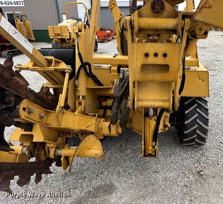 image for item DH9900 2000 Vermeer V4150A trencher