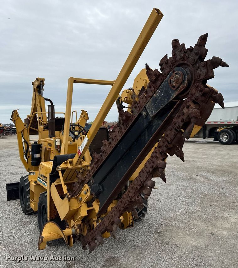 image for item DH9900 2000 Vermeer V4150A trencher